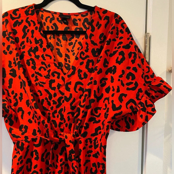 EUC Who What Wear Red Animal Print Flutter Elbow Sleeve Tie Waist Dress Sz Small - Picture 5 of 6